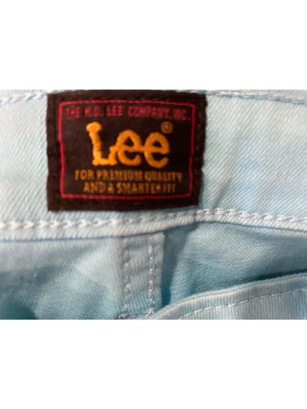Lee Women 35X6 Bermuda  Shorts Cuffed Highrise Light Blue Stretch